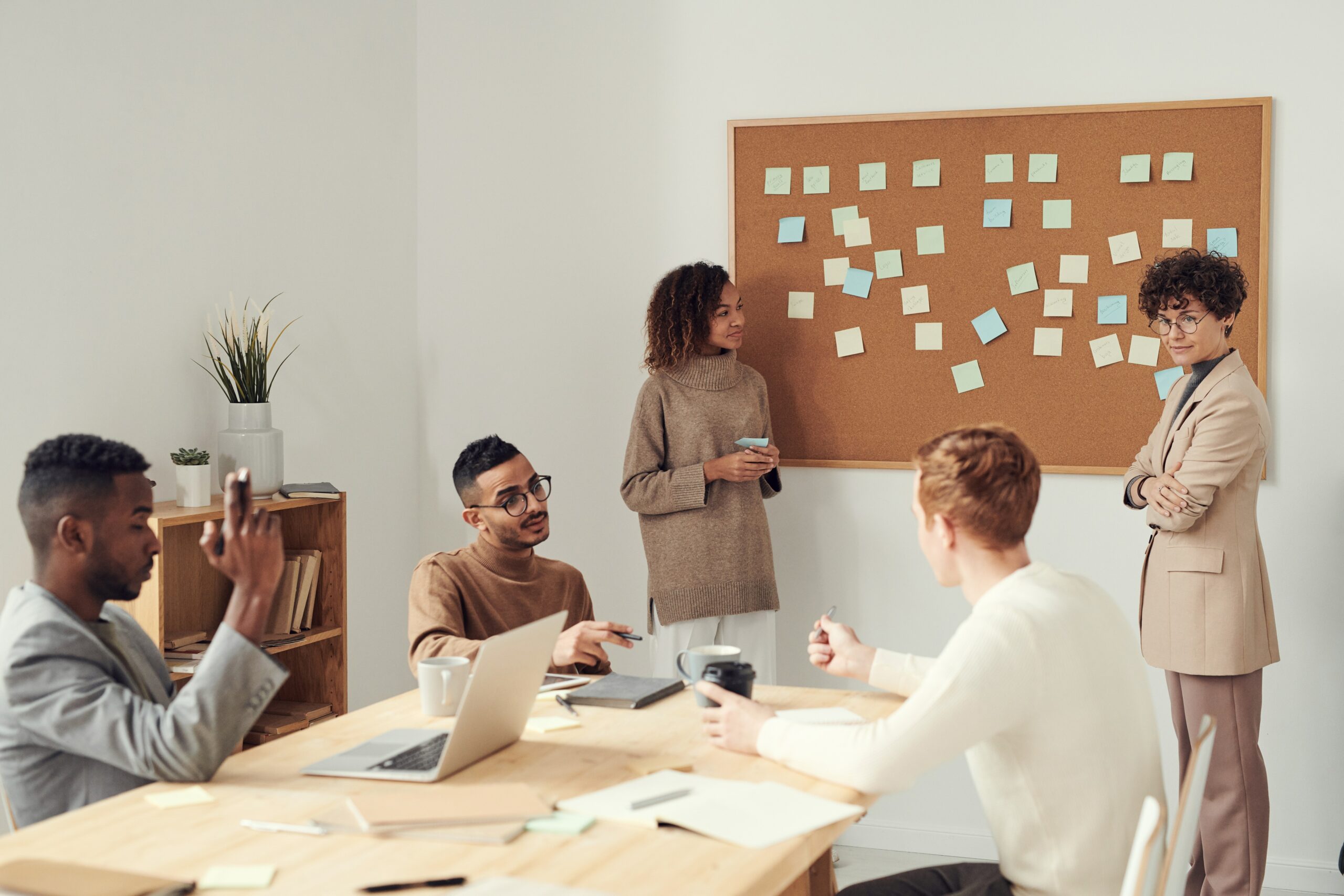 Team Zusammenarbeit im gemeinsamen Workshop